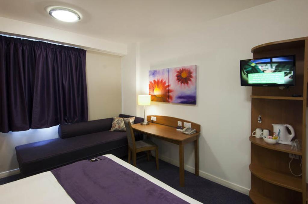 Premier Inn Castleford - Xscape, M62, Jct 32 Eksteriør billede